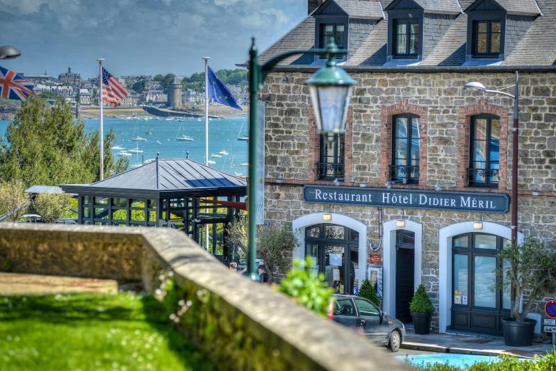 Restaurant Hotel Didier Meril 디나르 외부 사진